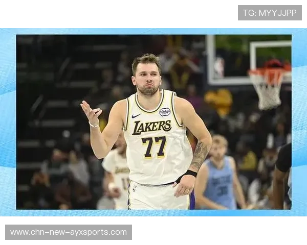 东契奇与里夫斯配合成为对手防守噩梦